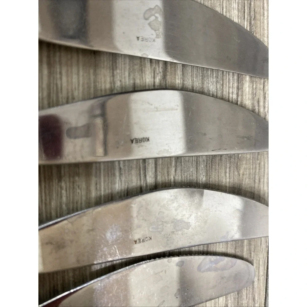 4 Vintage Stainless Korea Flatware Dotted Accent Knives‎